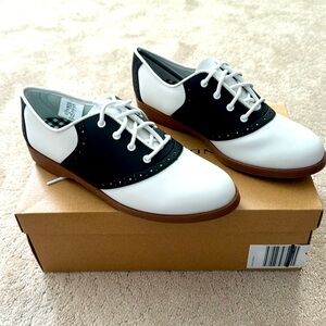 NIB Saddle Oxford shoes. Size 8 1/2.